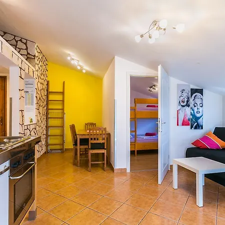 Kapovica Apartment *
